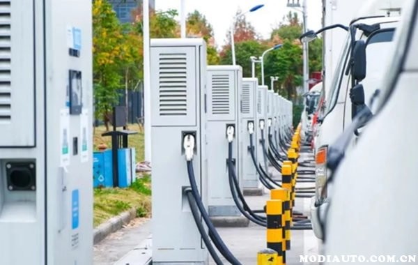 汽車充電樁廠家直銷可以做到品質(zhì)與價(jià)格的雙重優(yōu)勢(shì)！