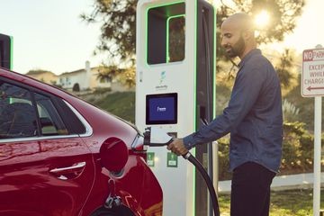 康普利汽車(chē)充電樁性能價(jià)格平衡點(diǎn)分析