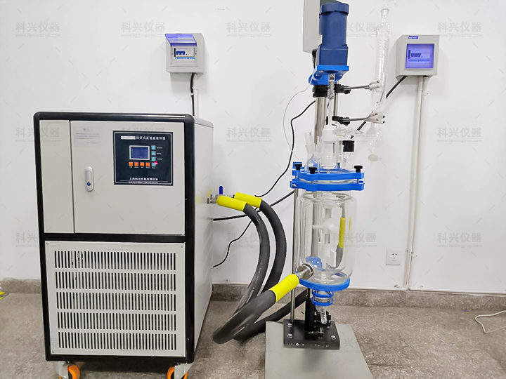 上?？婆d儀器與四川某大學合作現場